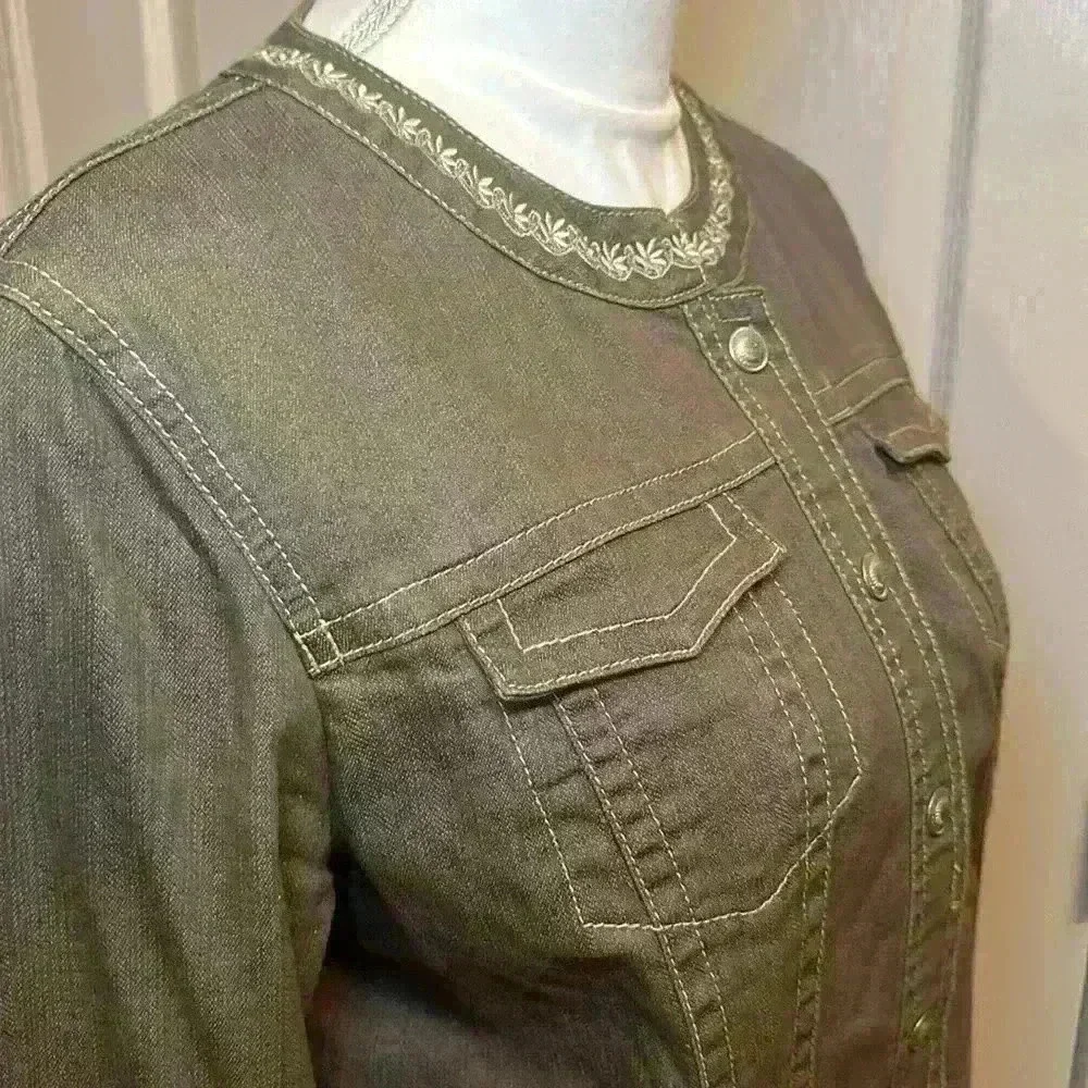 Live A Little Vintage Embroidered 3/4 Sleeve Jean Jacket w/ Snap Buttons Size M - Picture 3 of 15